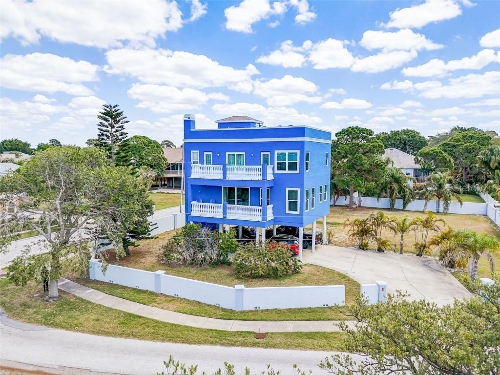 228 Shore Dr., Tarpon Springs, FL 34689