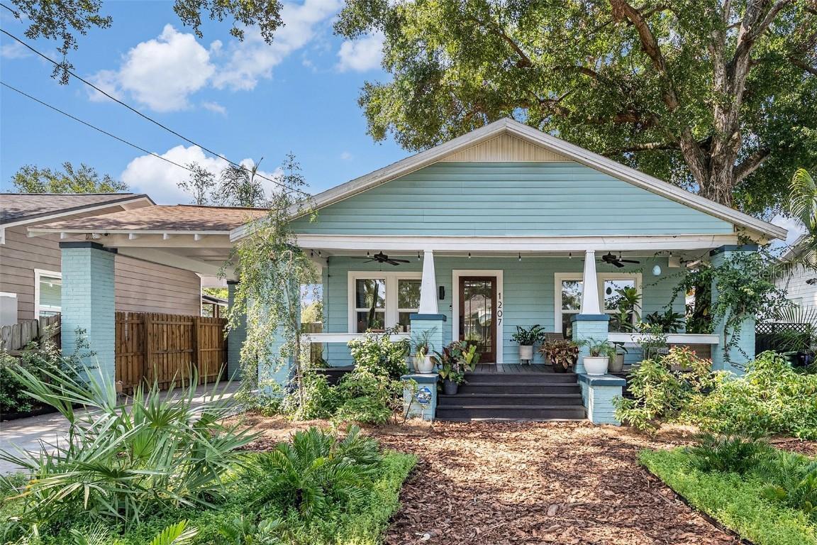 1207 E Giddens Ave., Tampa, FL 33603