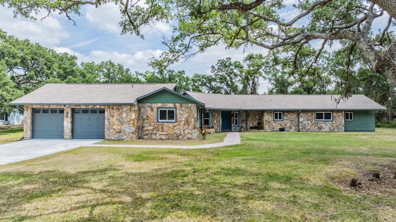 6702 Towhe Dr., Seffner, FL 33584