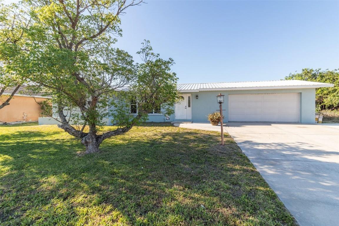 22465 Lewiston Ave., Port Charlotte, FL 33952