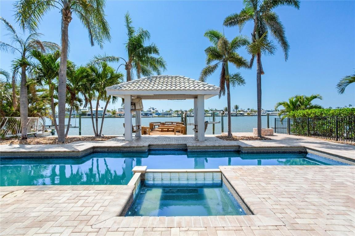 16353 Redington Dr., Redington Beach, FL 33708