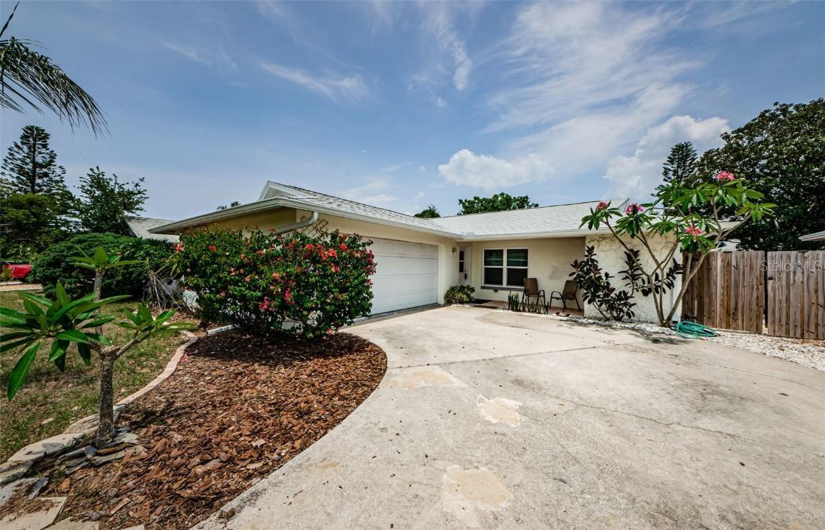 1615 Stonehaven Way, Tarpon Springs, FL 34689