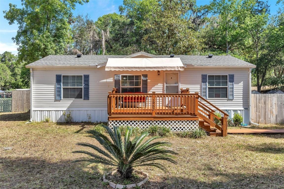 1953 Cr 412, Lake Panasoffkee, FL 33538