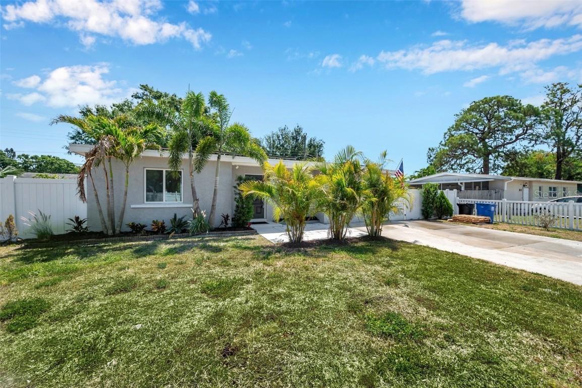 7631 18th Way, St Petersburg, FL 33702