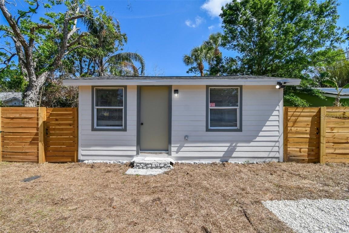 2623 21st St., Sarasota, FL 34234