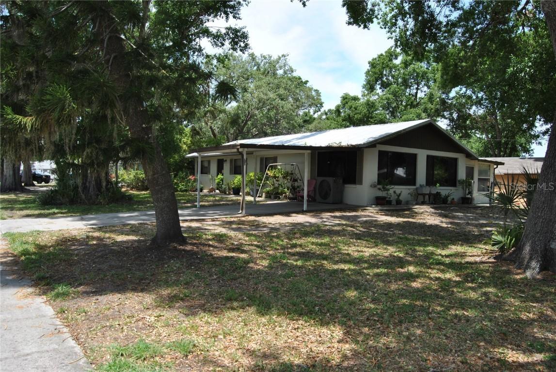 601 W College Ave., Ruskin, FL 33570