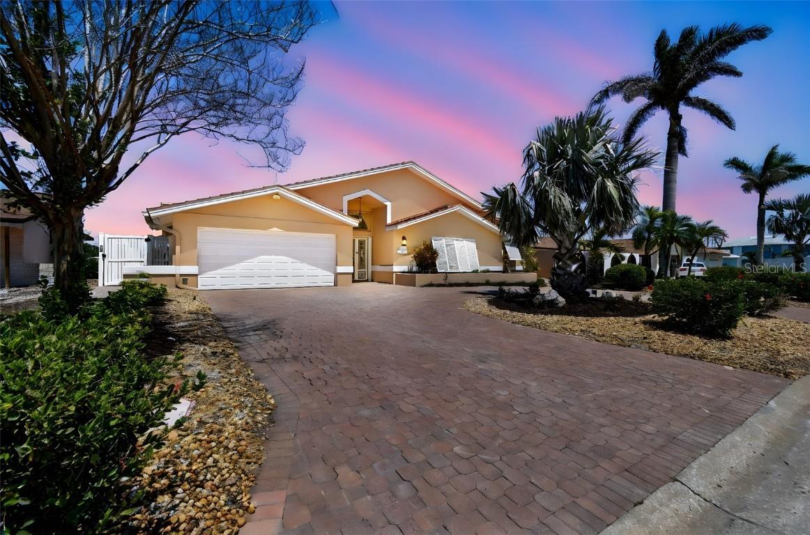 17 Bellevue Dr., Treasure Island, FL 33706