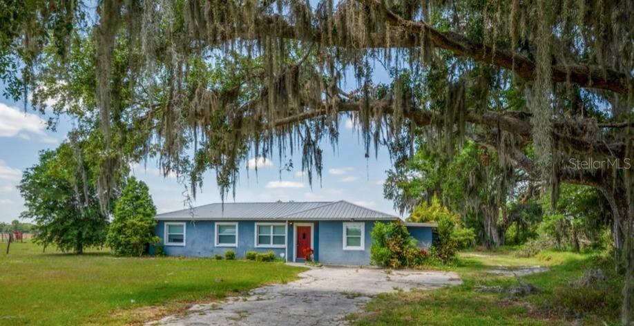 11015 S County Road 39, Lithia, FL 33547