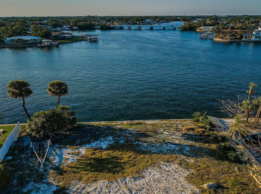 901 Eden Isle Dr., St Petersburg, FL 33704