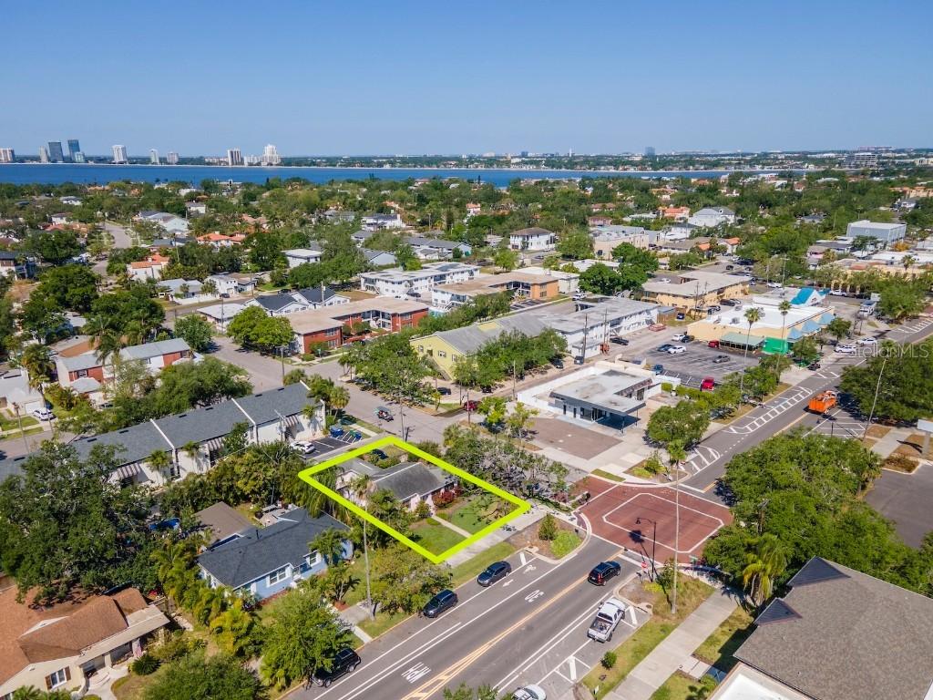 404 E Davis Blvd., Tampa, FL 33606