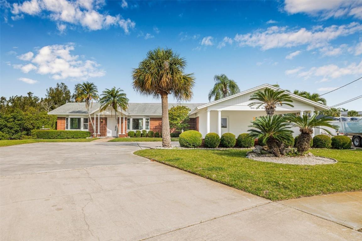 8727 Bay Crest Ln., Tampa, FL 33615