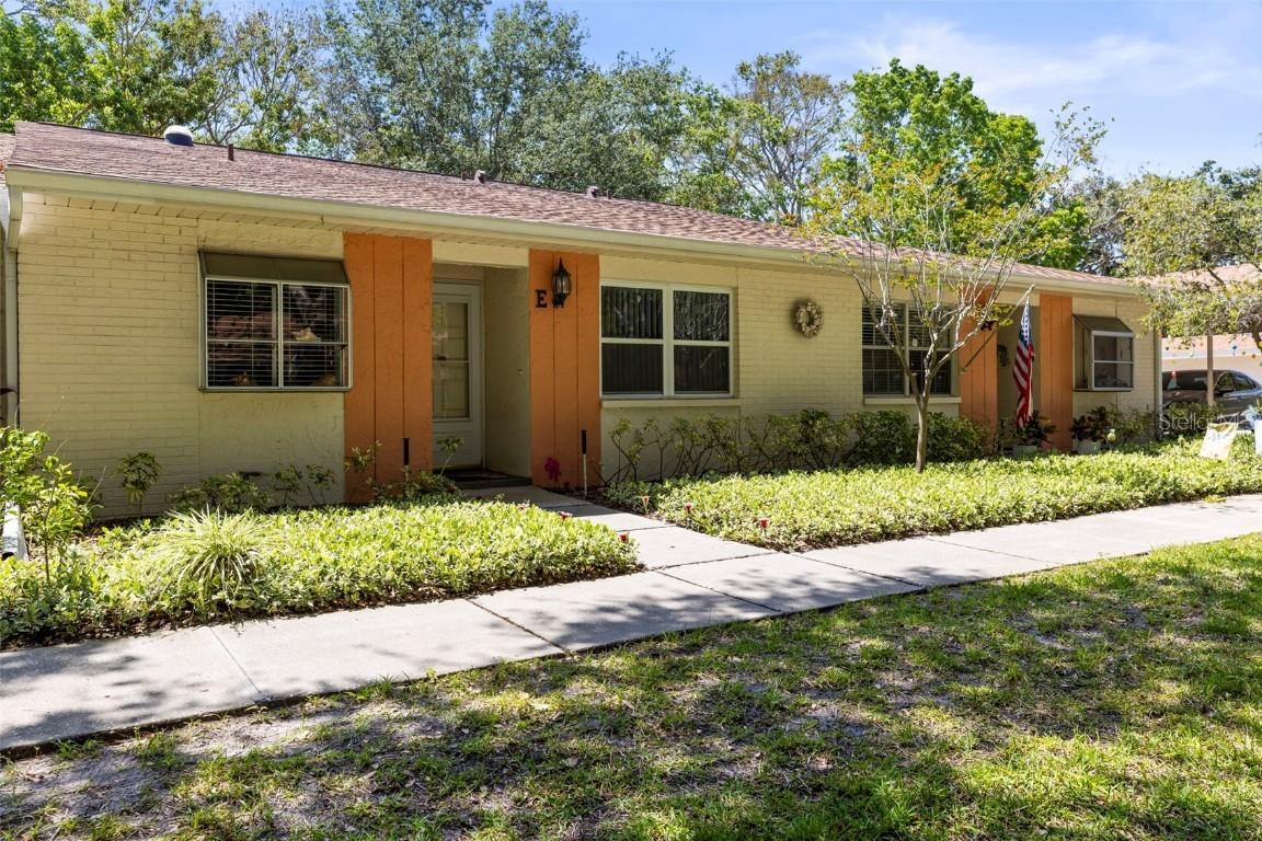 2212 Lark Cir. #E, Palm Harbor, FL 34684