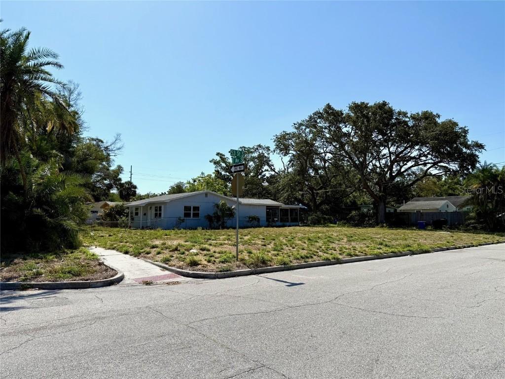 5260 1st Ave., St Petersburg, FL 33707