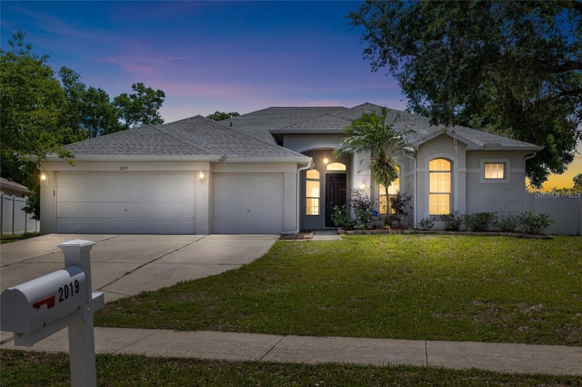 2019 Rutherford Dr., Dover, FL 33527