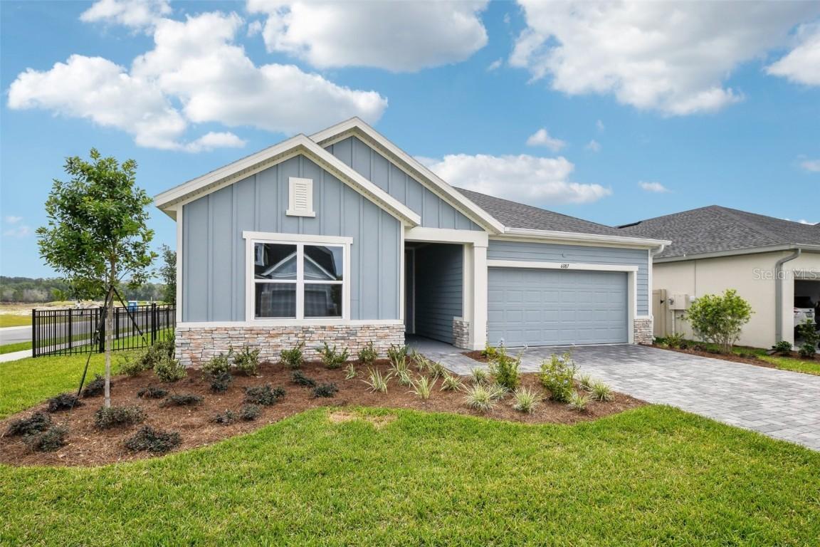 6087 Sacred Oak Ave., Mount Dora, FL 32757