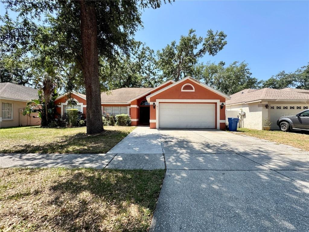 1813 Landside Dr., Valrico, FL 33594