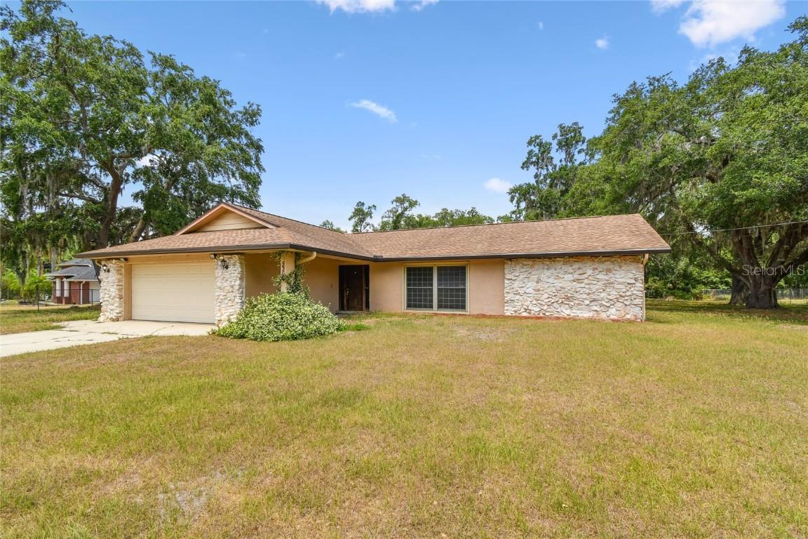 5306 Downing St., Dover, FL 33527