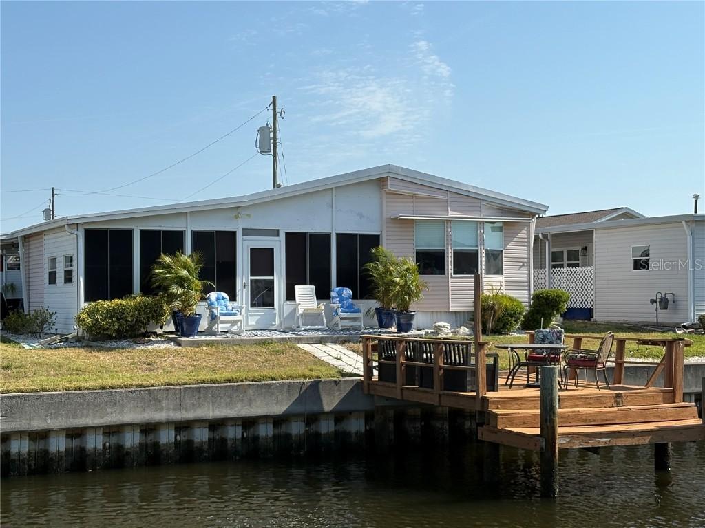 102 Americana Ct. #206, St Petersburg, FL 33702