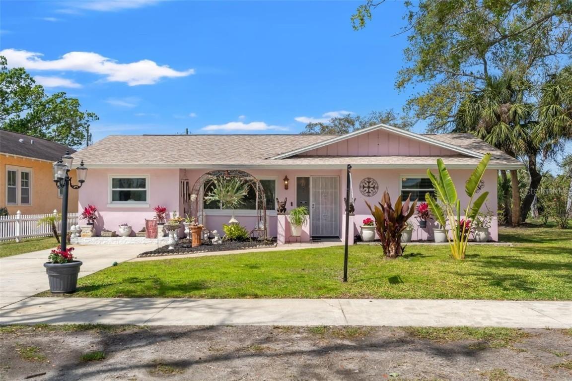 408 Pineapple St., Tarpon Springs, FL 34689