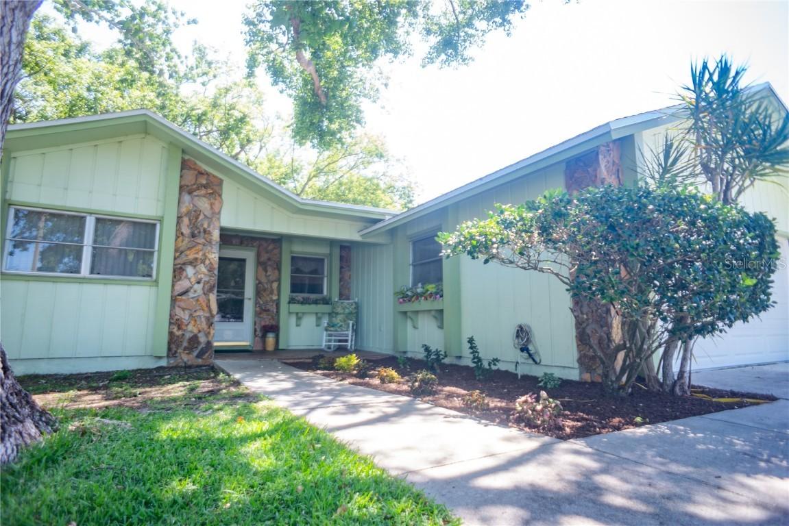 55 Squire Ct., Dunedin, FL 34698