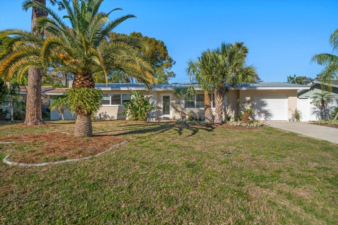 606 Palm Ave., Belleair, FL 33756