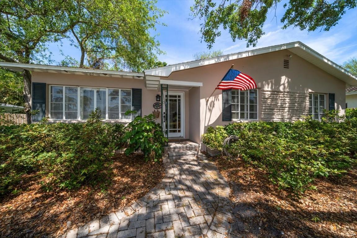 420 Poinsettia Rd., Belleair, FL 33756