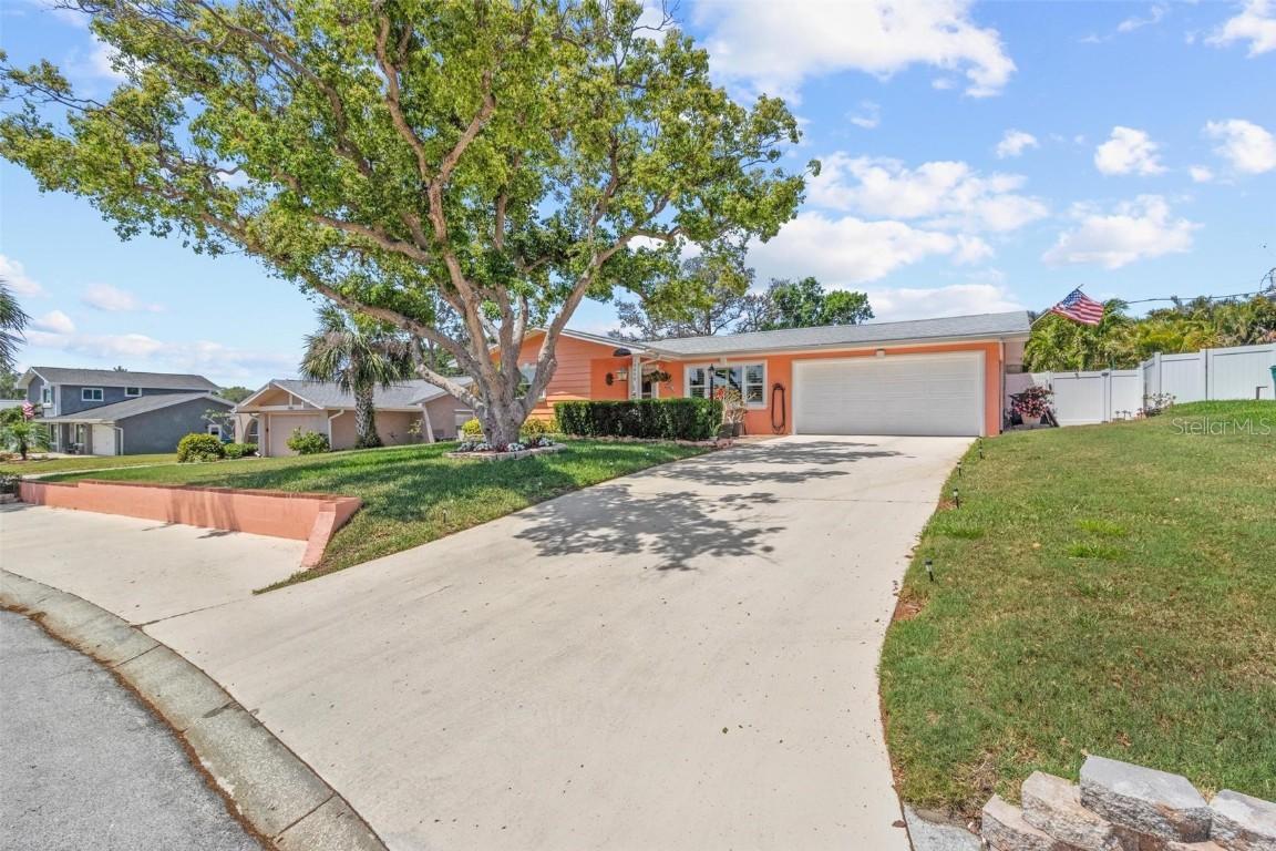 10448 Hetrick Cir., Largo, FL 33774