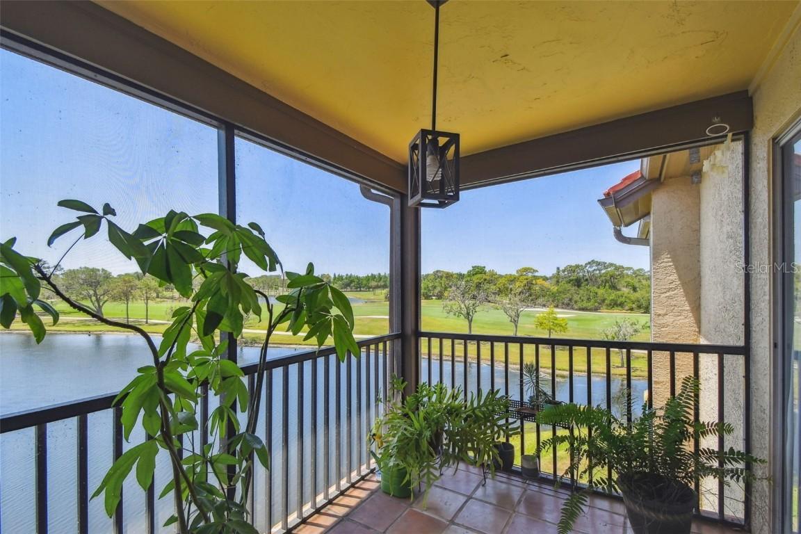 2400 Feather Sound Dr. #735, Clearwater, FL 33762