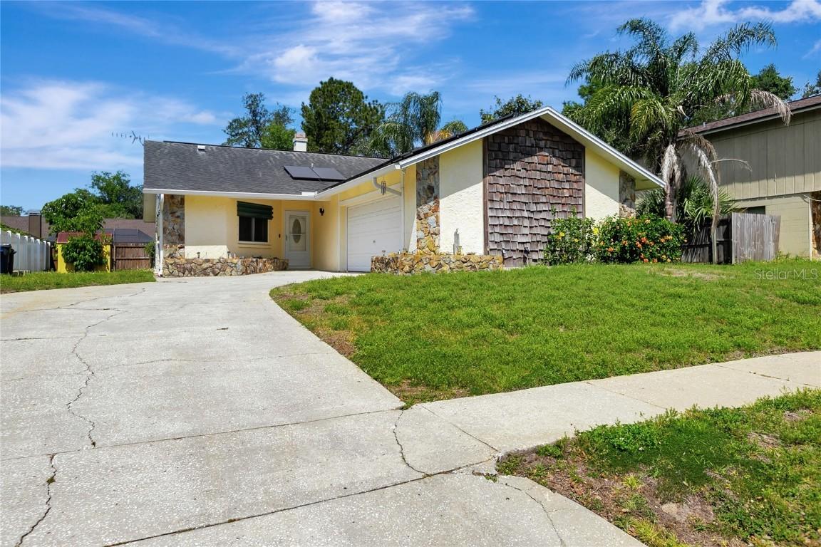 18426 Sterling Silver Cir., Lutz, FL 33549
