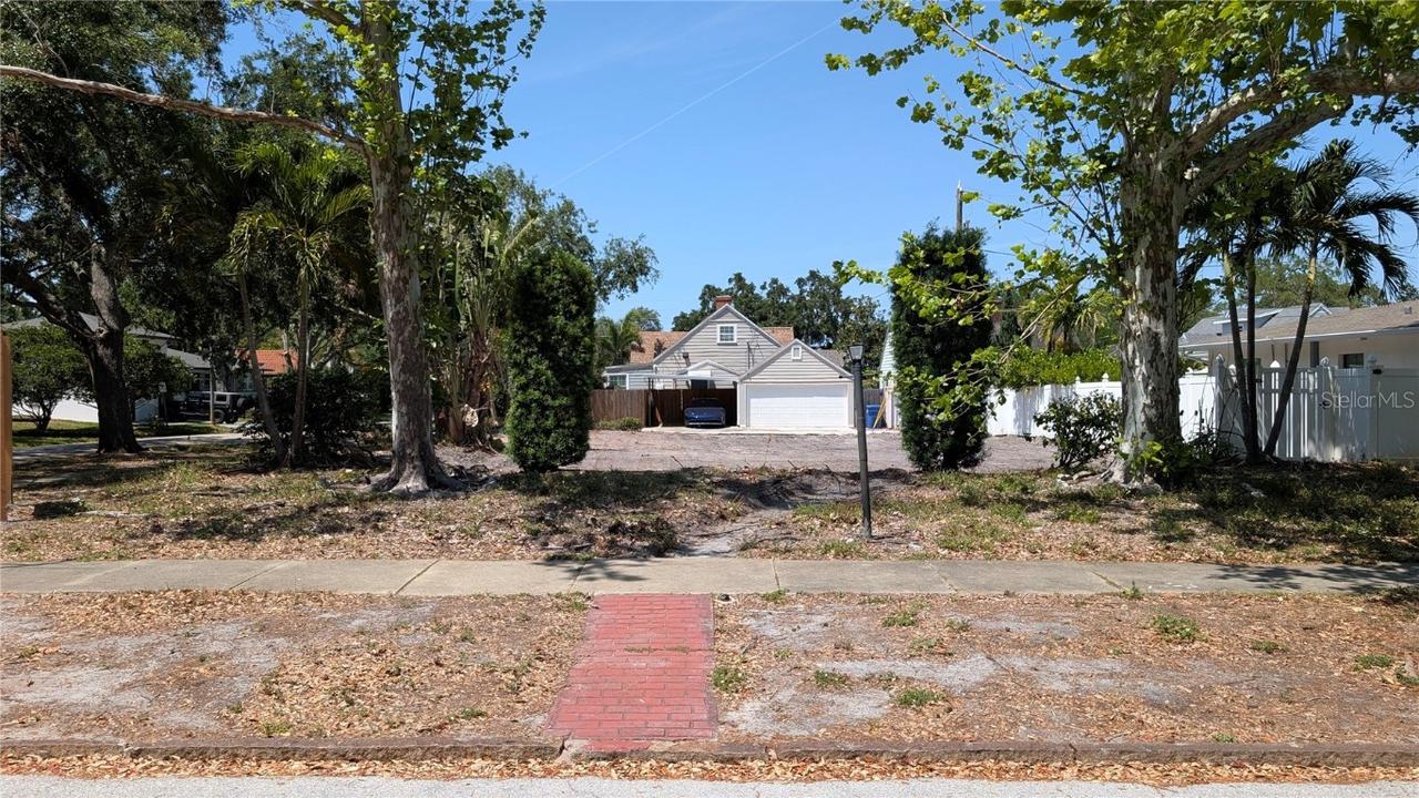105 20th Ave., St Petersburg, FL 33704