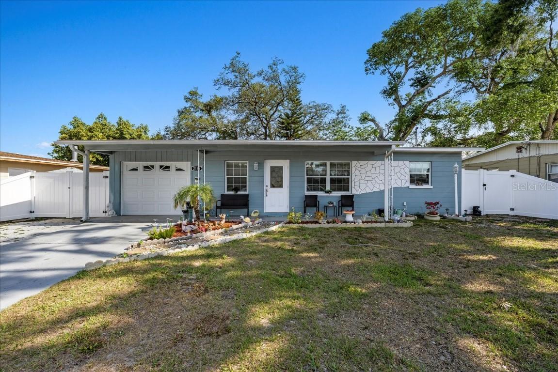 2135 W Rambla St., Tampa, FL 33612