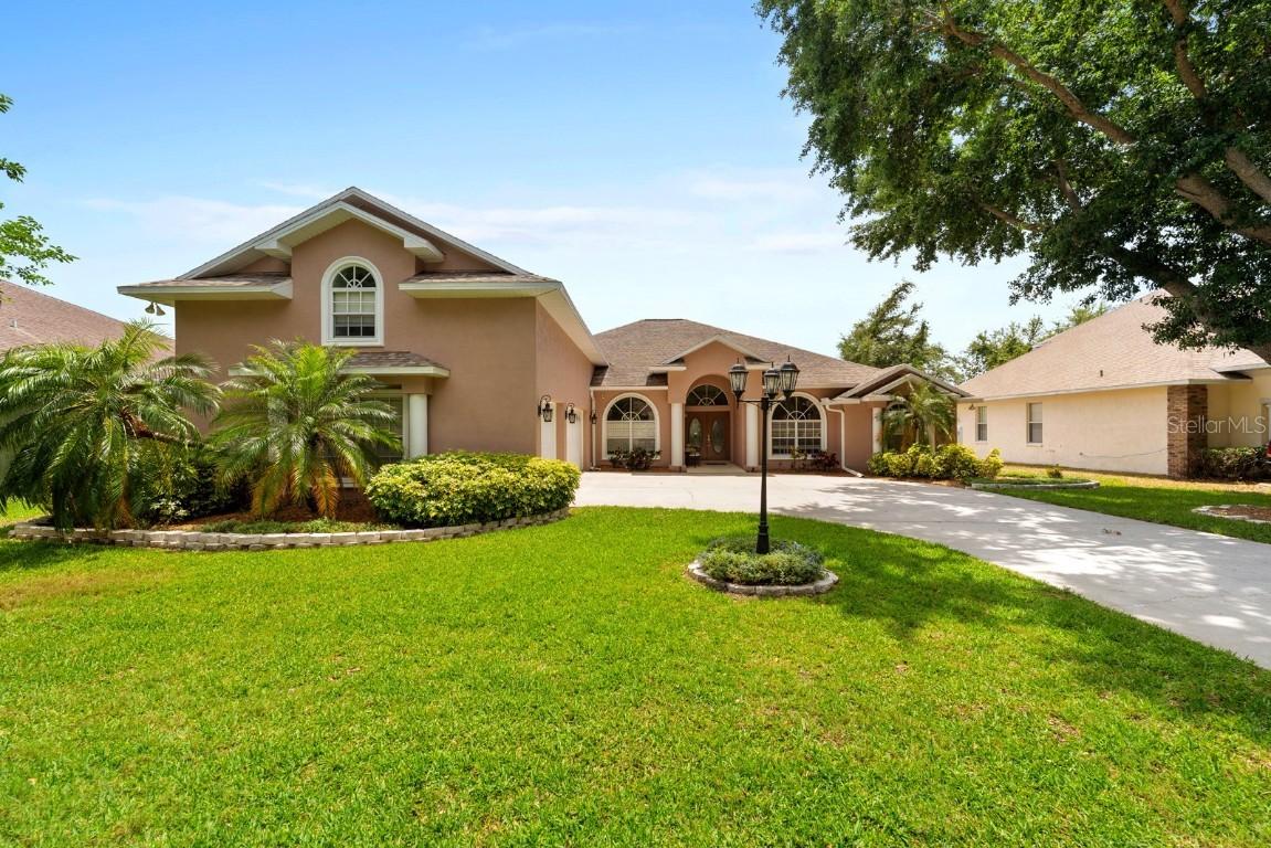 4022 Valrico Grove Dr., Valrico, FL 33594