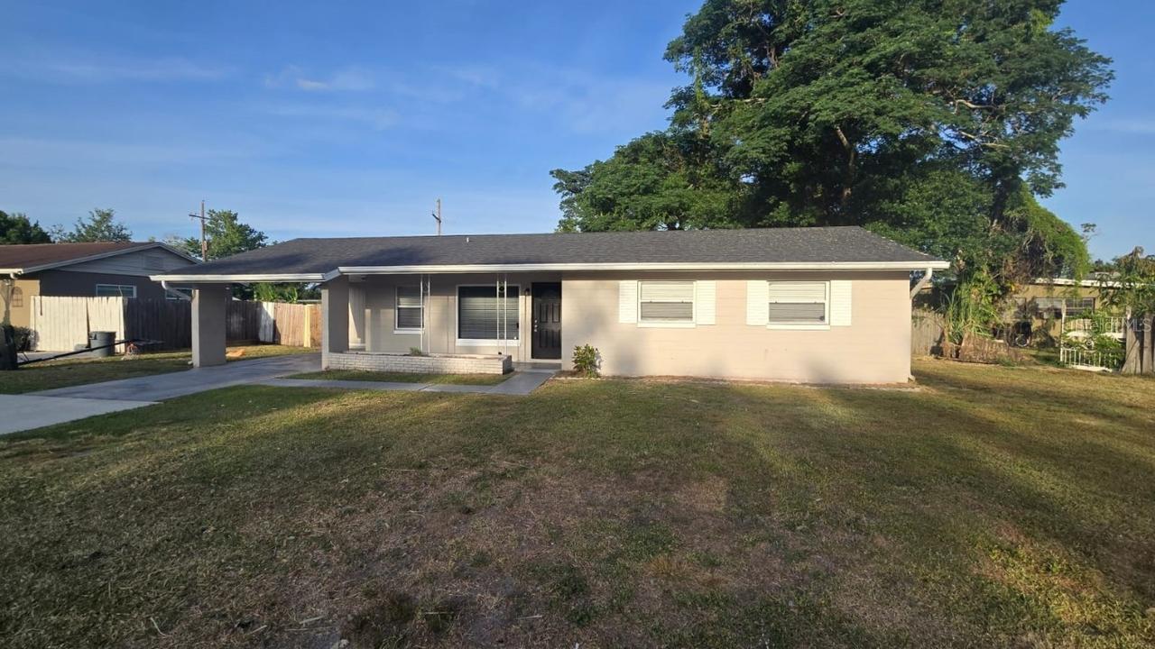 2207 Eiffel Dr., Orlando, FL 32808