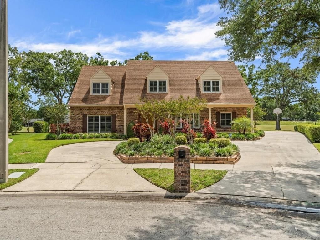 4033 Priory Cir., Tampa, FL 33618