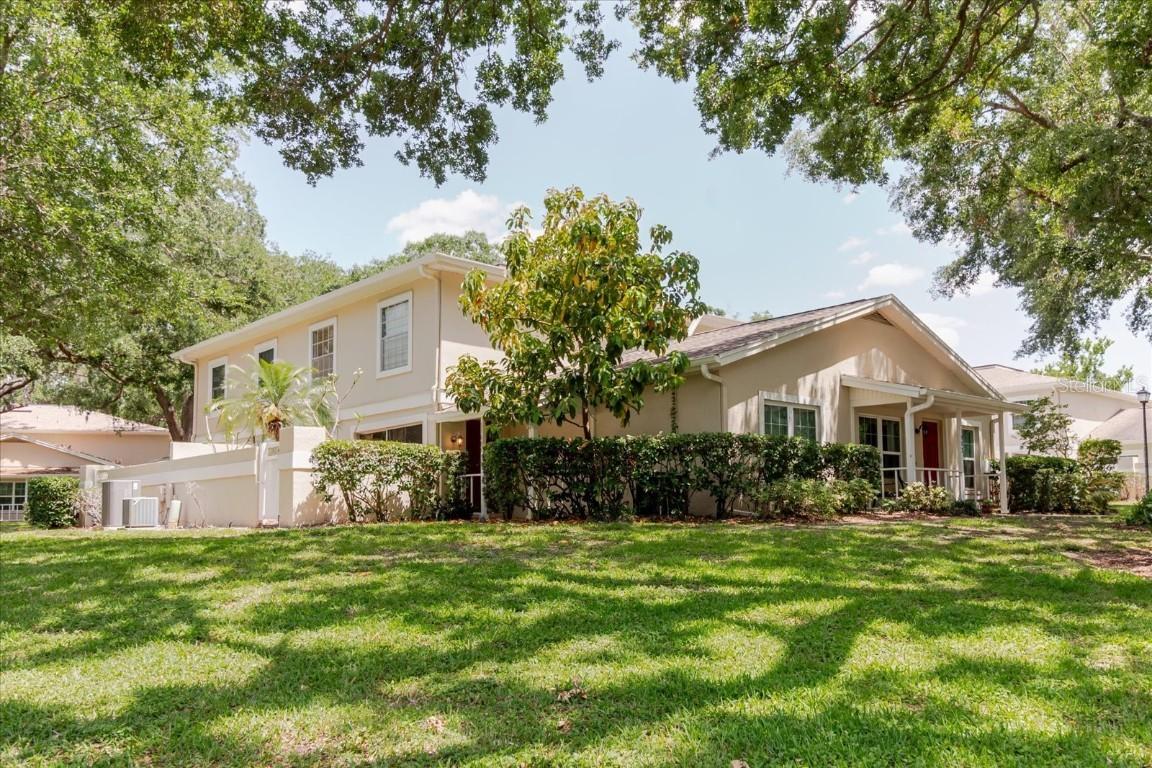 11802 Foxrun Ln., Temple Terrace, FL 33617