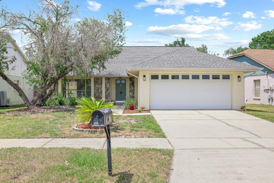 1227 Tuxford Dr., Brandon, FL 33511