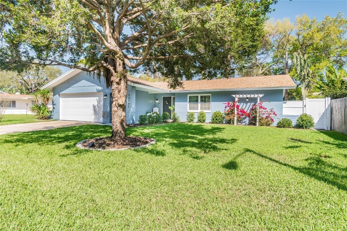 13749 80th Ave., Seminole, FL 33776