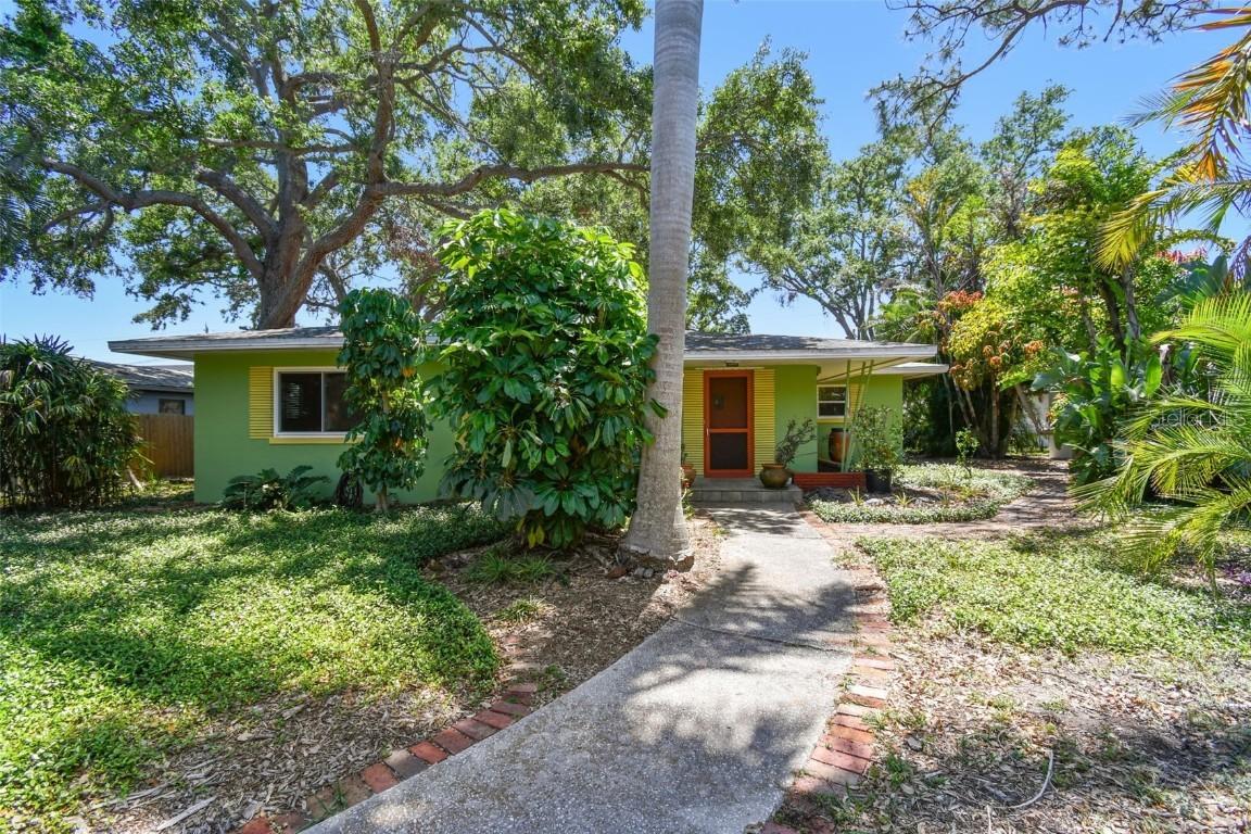 220 22nd Ave., St Petersburg, FL 33705