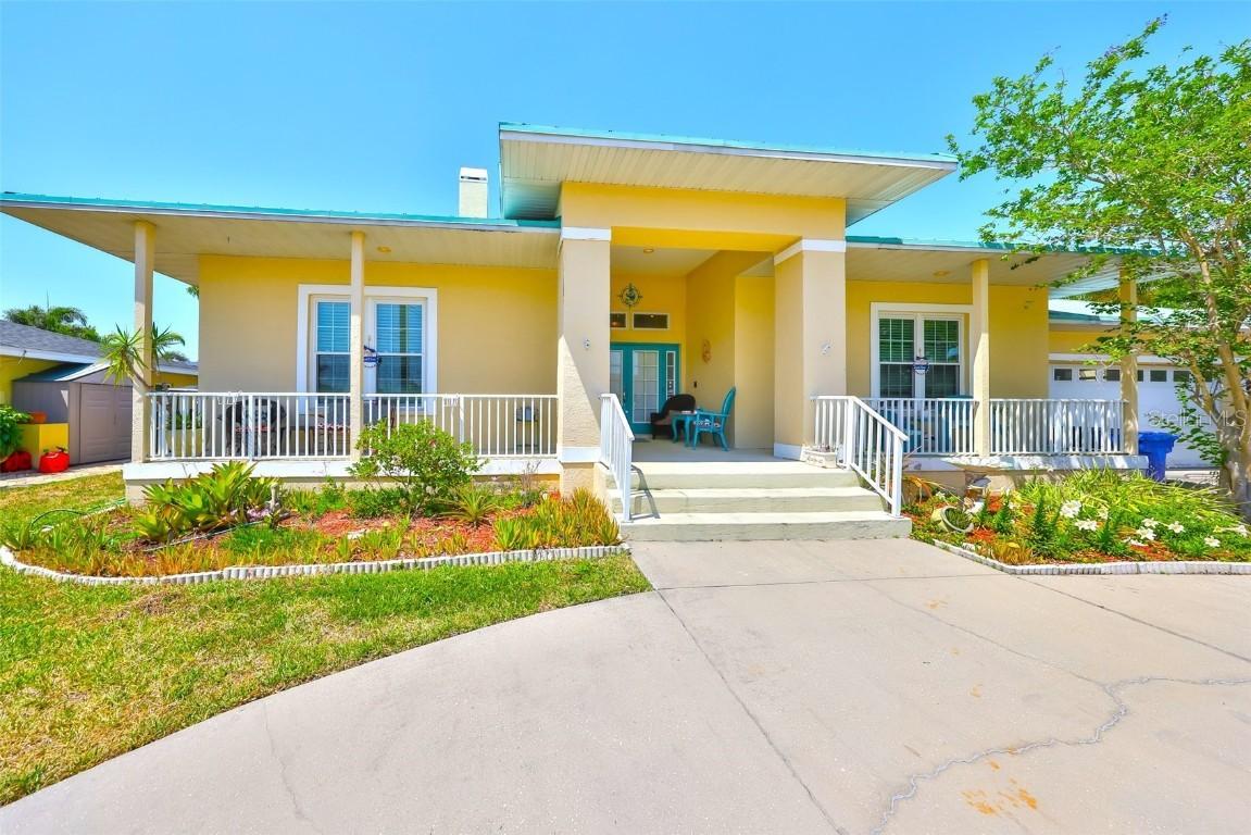 732 Kingston Ct., Apollo Beach, FL 33572