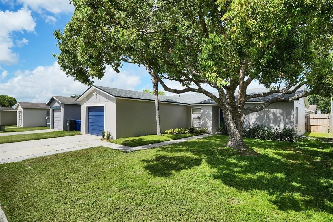 1010 Lochmont Dr., Brandon, FL 33511