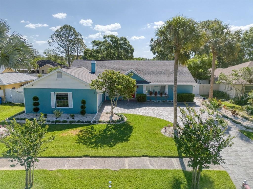 16605 Round Oak Dr., Tampa, FL 33618