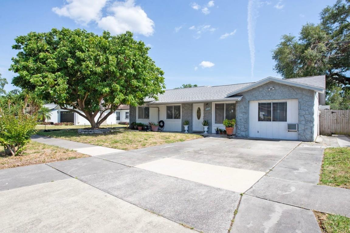 9118 108th Ave., Seminole, FL 33777