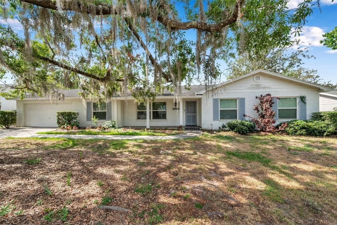 111 W Anglewood Dr., Brandon, FL 33511