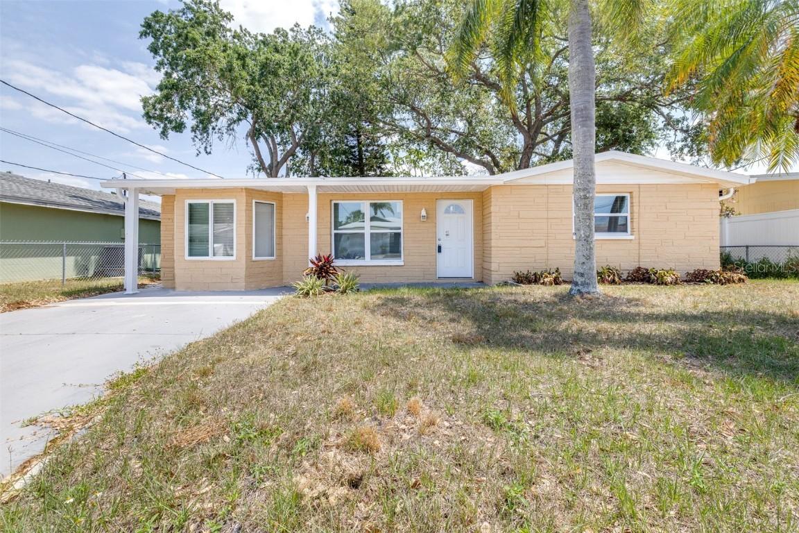 13926 Helen Ave., Hudson, FL 34667
