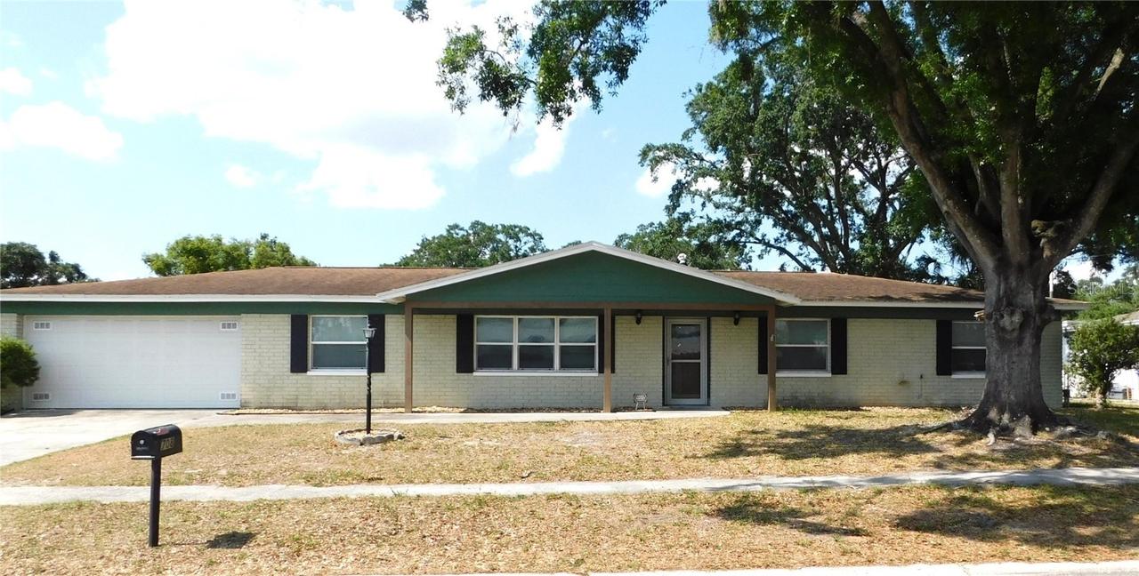 708 Pearl Cir., Brandon, FL 33510