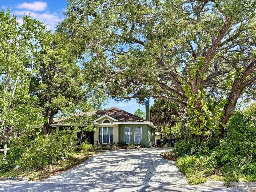 3603 E Sterling Cir., Tampa, FL 33629