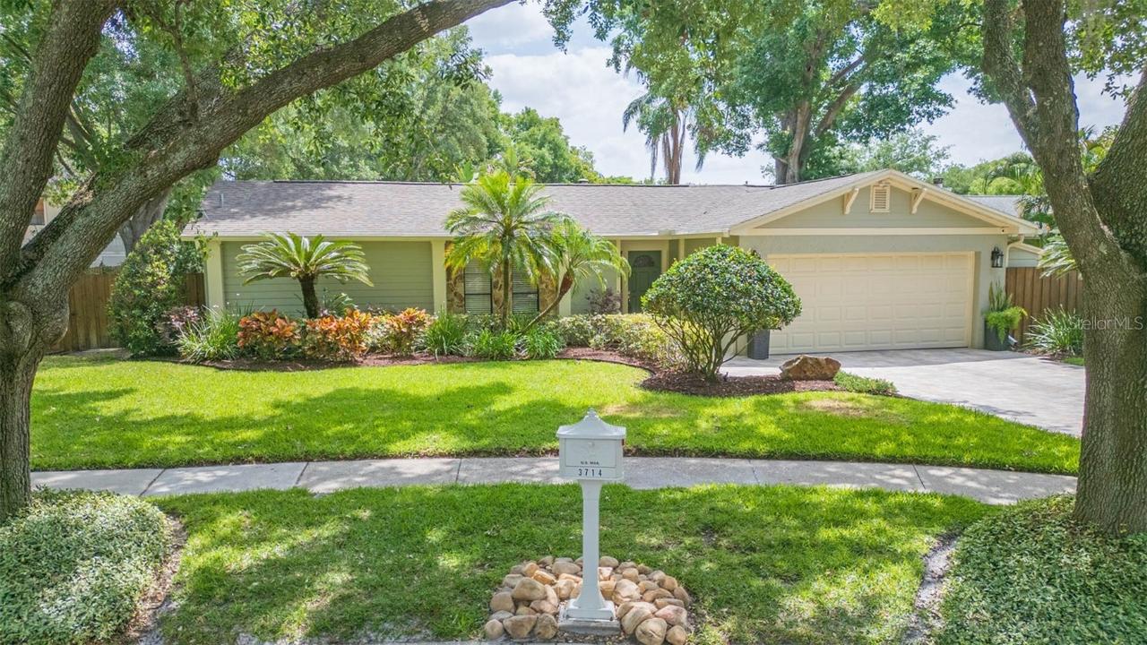 3714 Village Estates Pl., Tampa, FL 33618
