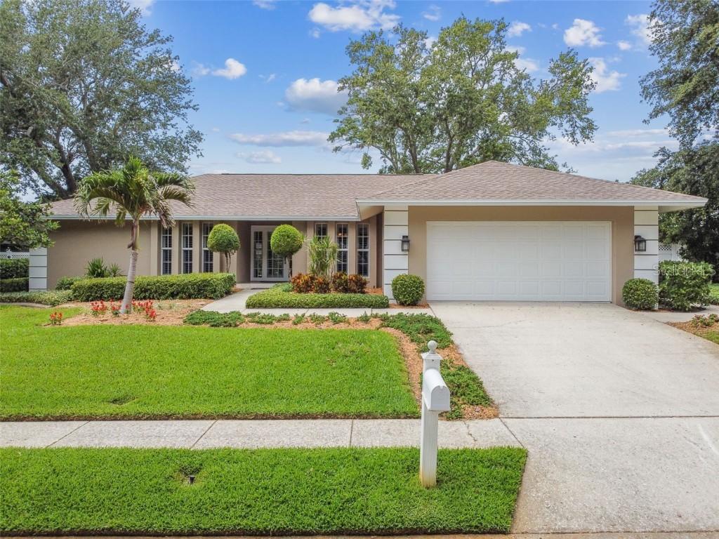 607 Grovewood Ln., Largo, FL 33770