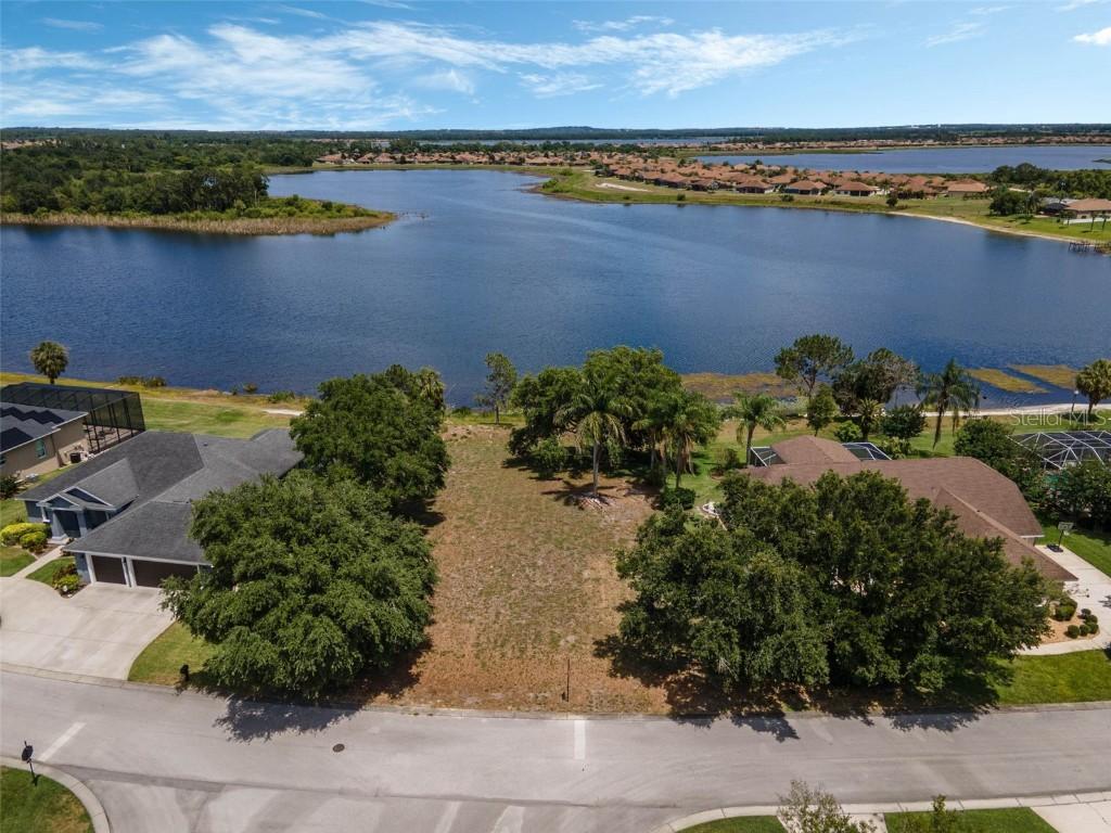 634 Hart Lake Dr., Winter Haven, FL 33884