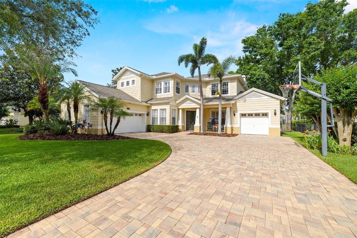 2207 Climbing Ivy Dr., Tampa, FL 33618